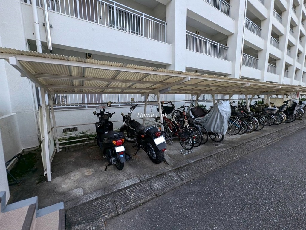 南町住宅　バイク置き場